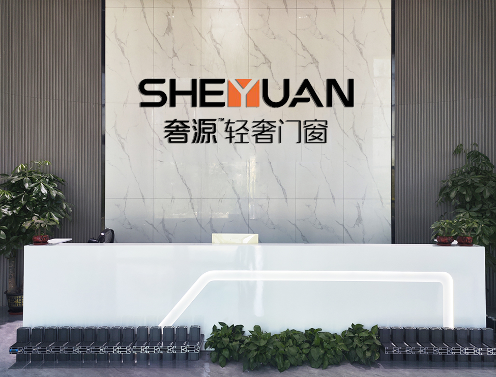 全自動(dòng)直線式旋蓋封口貼標(biāo)灌裝生產(chǎn)線