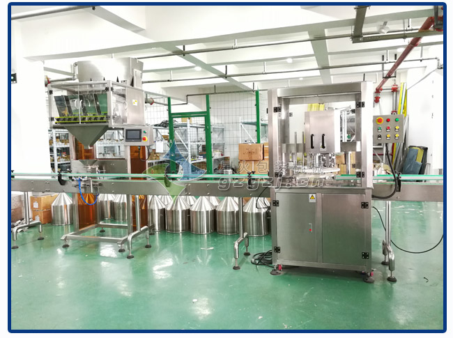 全自動調(diào)味鹽包裝機(jī)車間實拍